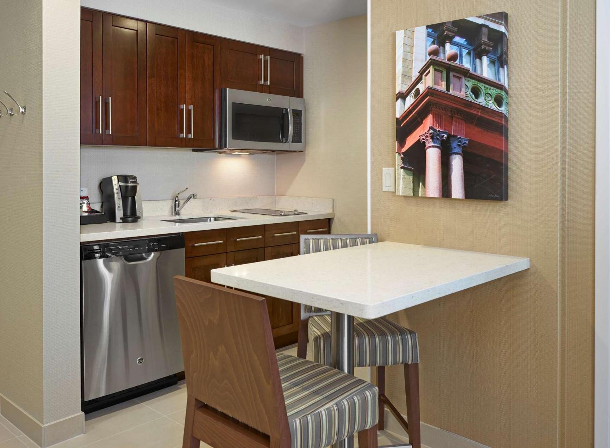 Hotel Homewood By Hilton - Downtown Halifax
